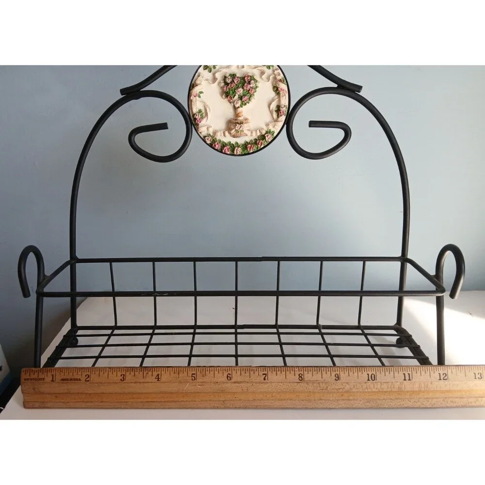 Unbranded topiary basket